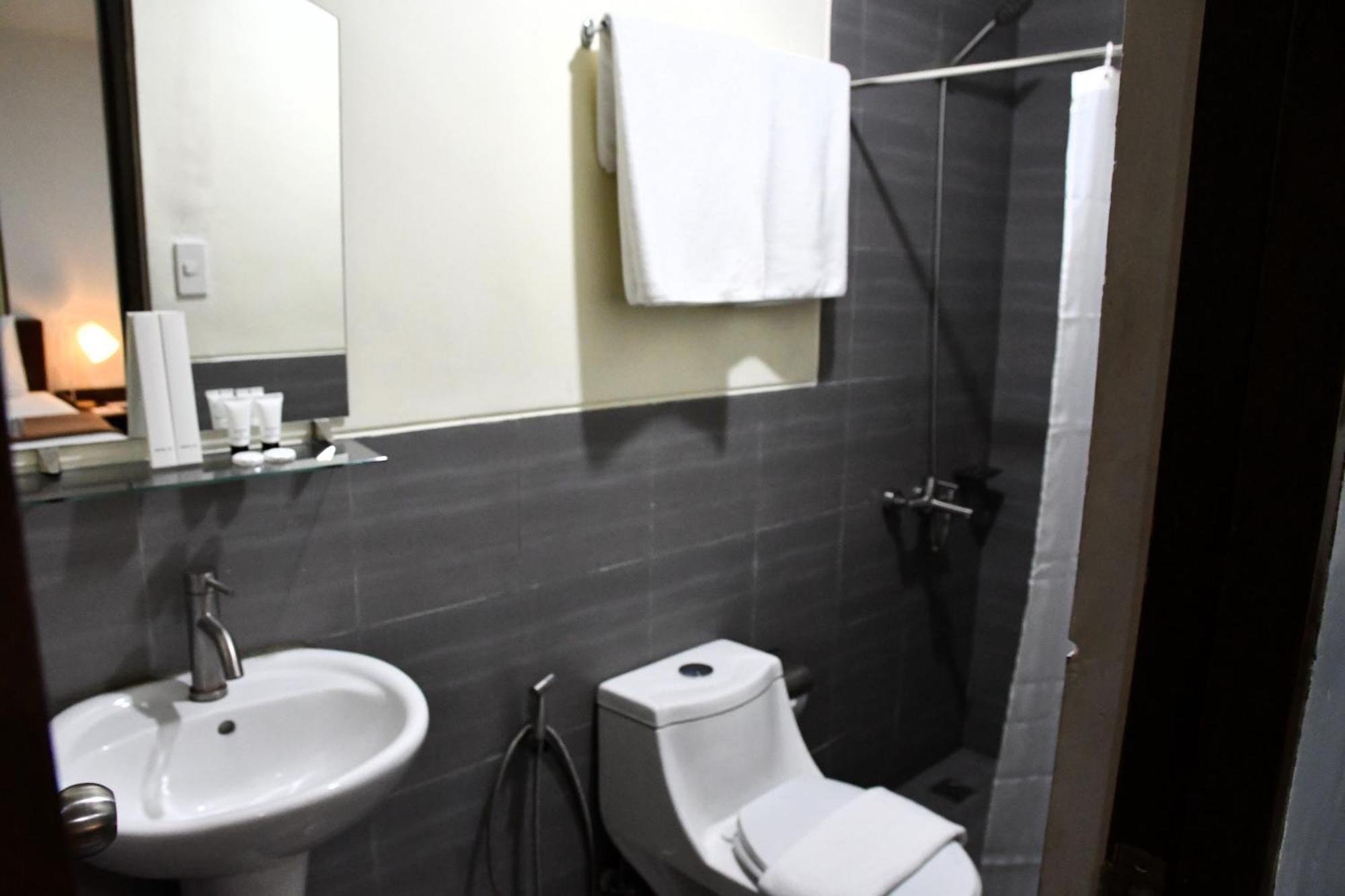 סן פדרו מקאטי Arzo Hotel Makati מראה חיצוני תמונה